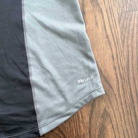 Nike Drift Tank | Size: Medium - Picture 3 of 5
